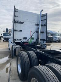 2025 Volvo VNL64T840
