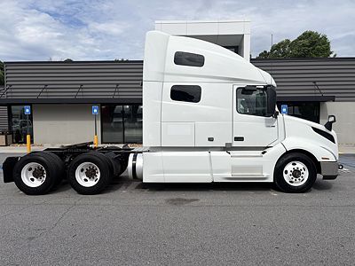 2020 Volvo VNL64T760