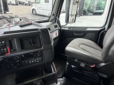 2021 Volvo VNL64T860