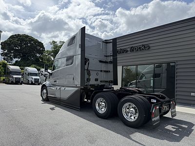 2027 Volvo VNL64T860