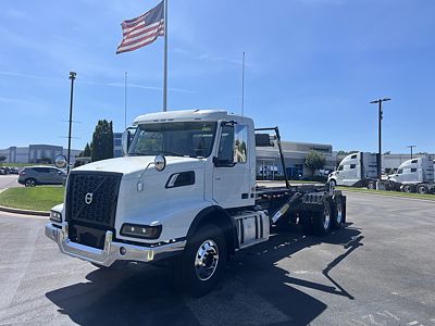 2027 Volvo VHD64B300