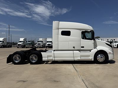 2022 Volvo VNL64T740