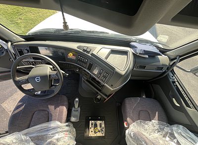 2027 Volvo VHD104F300