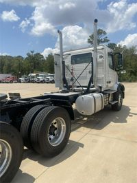 2025 Volvo VNX64T300