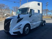 2025 Volvo VNL64T860