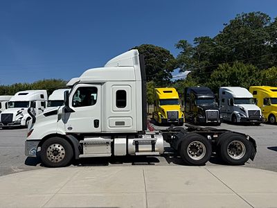2020 Freightliner CASCADIA 126