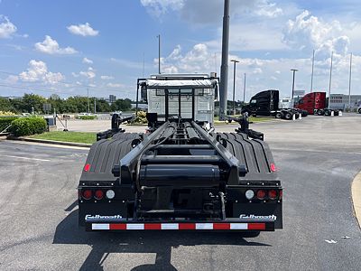 2025 Volvo VHD64B300