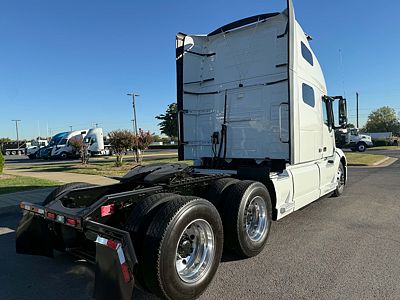 2023 Volvo VNL64T760