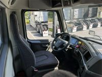 2025 Volvo VNR64T300