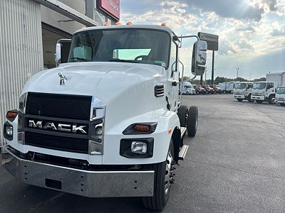 2027 Mack MD742