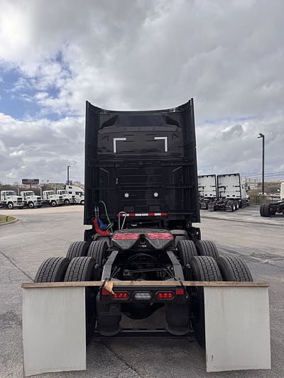 2026 Volvo VNL64T840