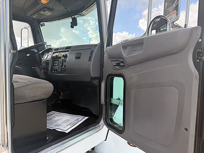 2020 Peterbilt 337