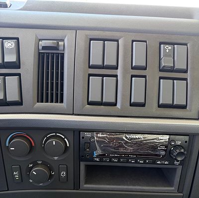2026 Volvo VHD64B300