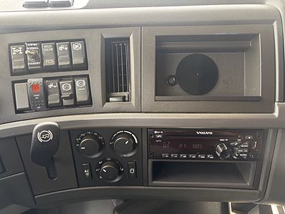 2020 Volvo VNL64T760