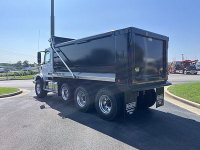 2026 Volvo VHD84B300