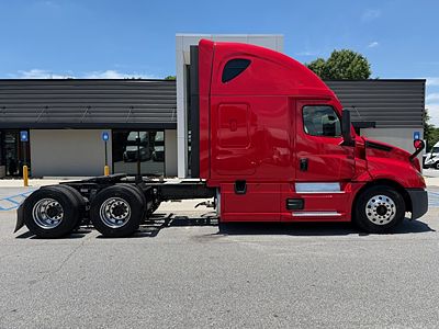 2023 Freightliner CASCADIA 126