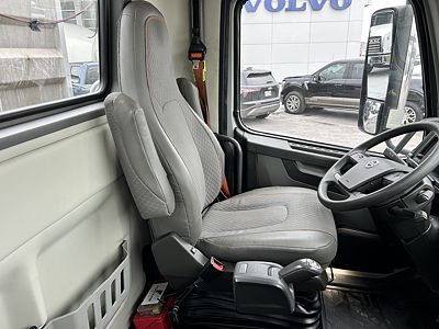 2020 Volvo VNR64T300