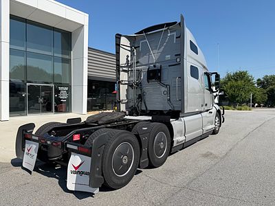 2024 Volvo VNL64T760