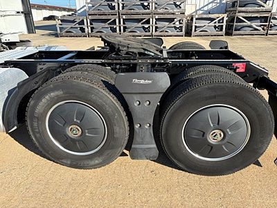 2022 Volvo VNR