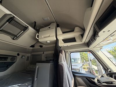 2027 Volvo VNL64T860