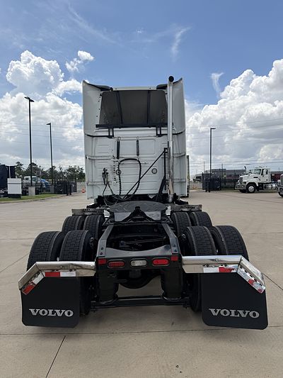 2019 Volvo VNR64T400