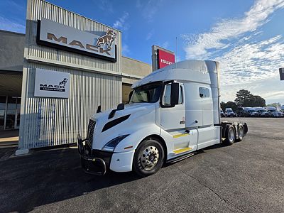 2023 Volvo VNL64T740