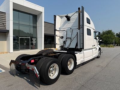 2023 Volvo VNL64T860