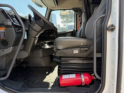 2023 Volvo VNL64T860