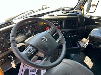 2024 Volvo VNL64T860