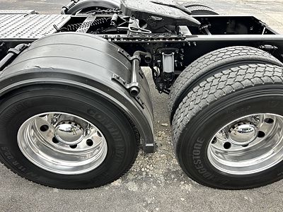 2020 Volvo VNR64T300