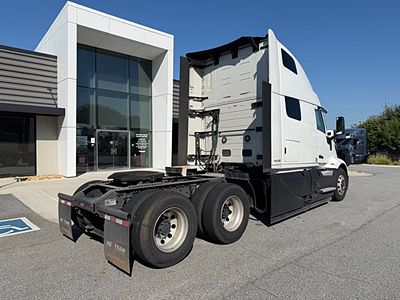 2026 Volvo VNL64T860