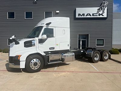 2027 Mack ANTHEM 64T