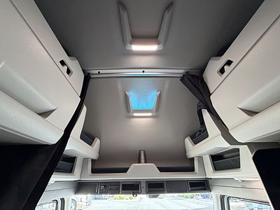 2027 Volvo VNL64T860