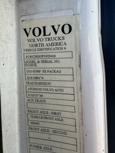 2015 Volvo VNL64T630