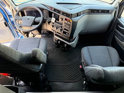 2026 Volvo V4L64T86