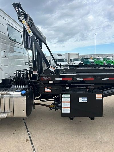 2026 Volvo VHD64B300