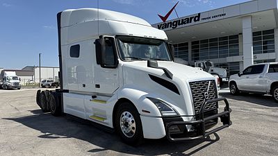 2023 Volvo VNL64T740