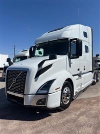 2025 Volvo VNL64T760