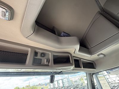 2022 Volvo VNL64T760