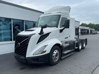 2025 Volvo VNL64T300