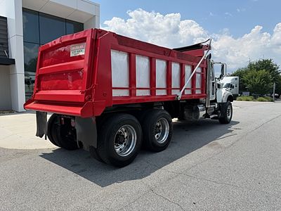 2016 Mack GU713
