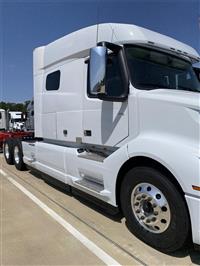 2025 Volvo VNL64T740