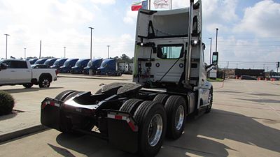 2027 Volvo VNL64T300
