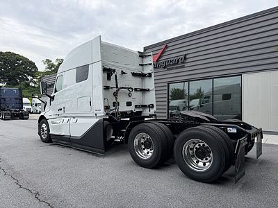 2027 Volvo VNL64T840