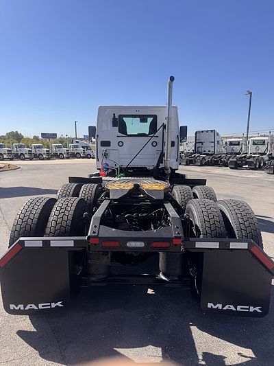 2026 Mack PIONEER 64T