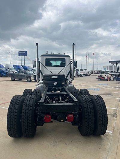 2027 Mack PIN64T