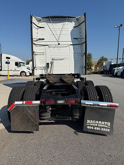 2023 Volvo VNL64T760