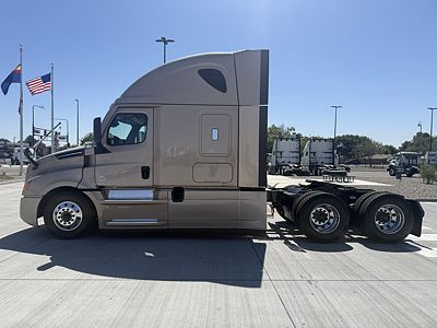 2022 Freightliner CASCADIA 126