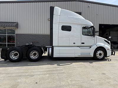 2023 Volvo VNL64T740