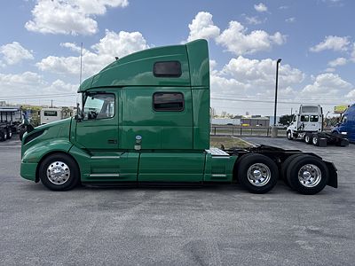 2022 Volvo VNL64T760